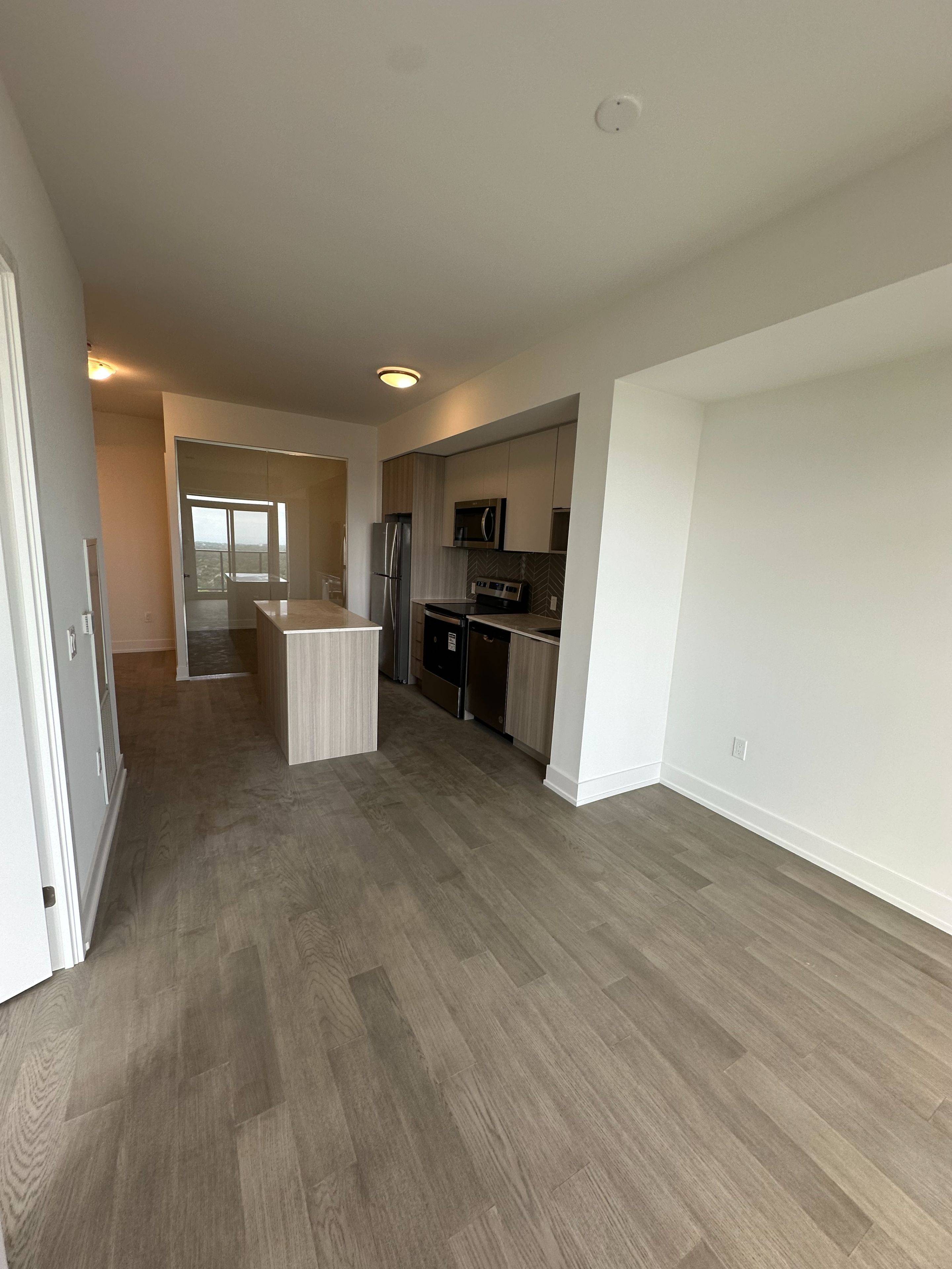Mississauga, ON L5A 0B2,202 BURNHAMTHORPE RD E #2001W