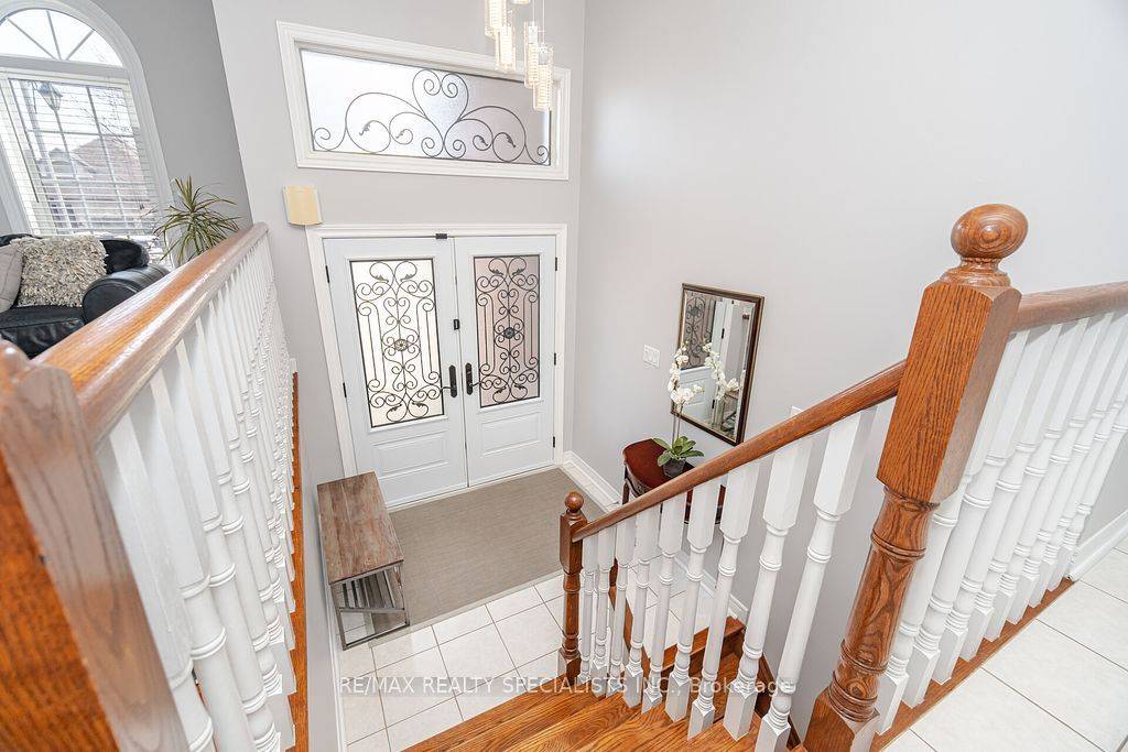 Caledon, ON L7C 1B9,14 Kirkwood CRES