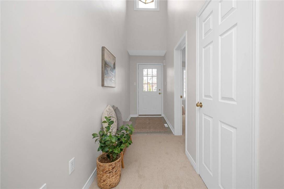 Burlington, ON L7M 4L9,4275 Millcroft Park DR #10