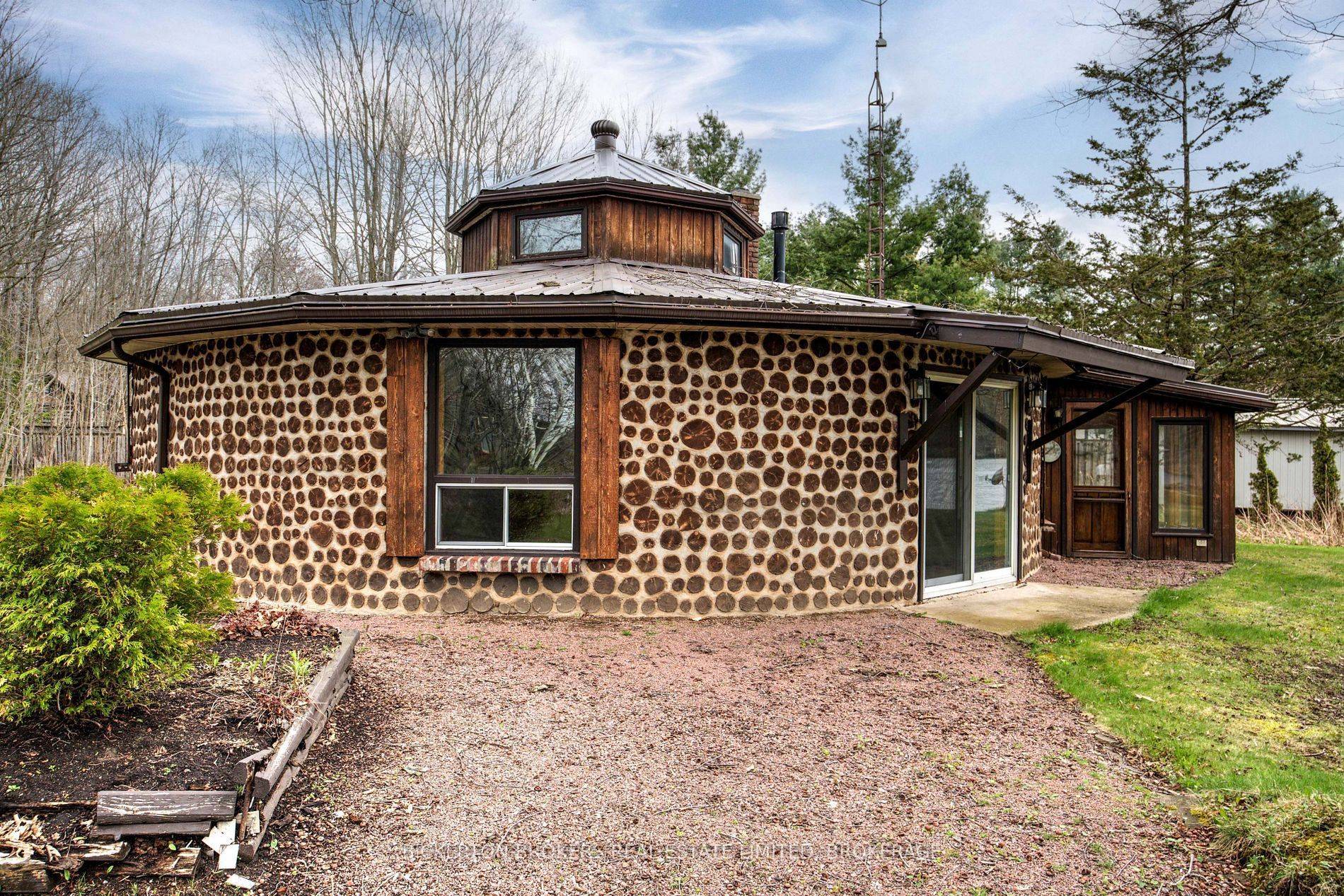 Leeds And The Thousand Islands, ON K0E 1N0,851 Rideauwood LN