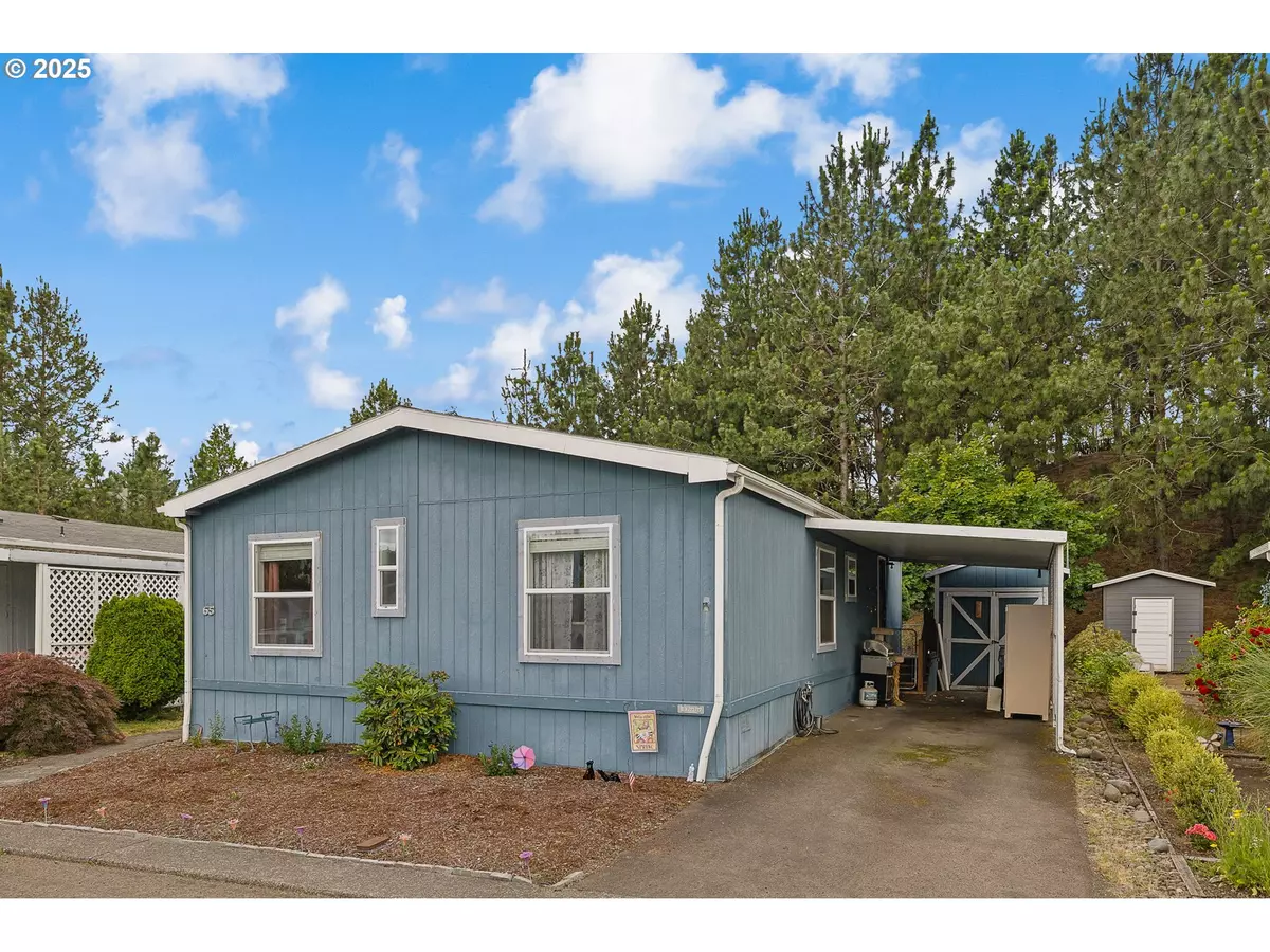 Milwaukie, OR 97222,10400 SE COOK CT #65