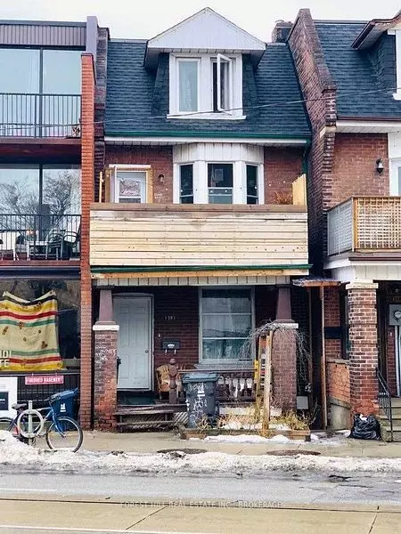 Toronto C01, ON M6J 1Y4,1393 Dundas ST W