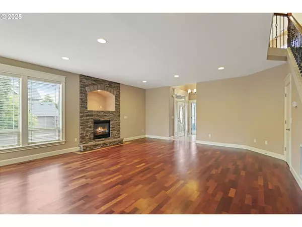 Washougal, WA 98671,817 W S ST