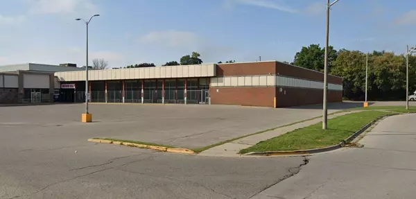 Oshawa, ON L1J 2B4,200 John ST W #100
