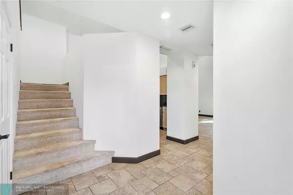 Wellington, FL 33414,1714 Shoreside Cir