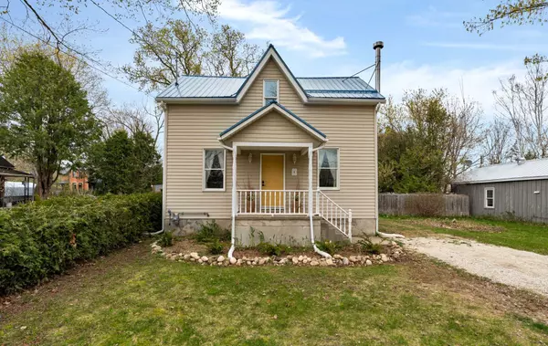 Clearview, ON L0M 1G0,4 Wellington ST E