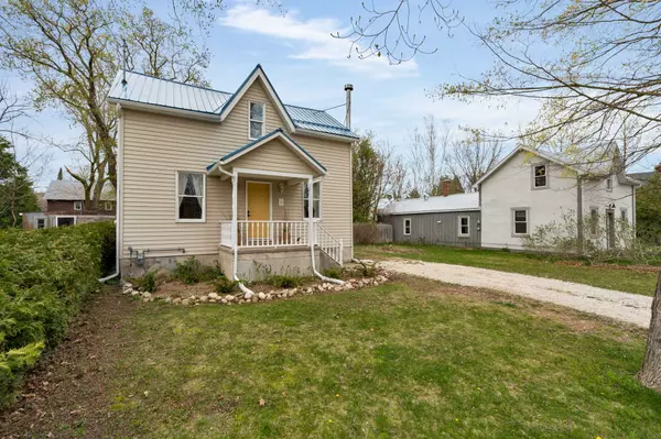 Clearview, ON L0M 1G0,4 Wellington ST E