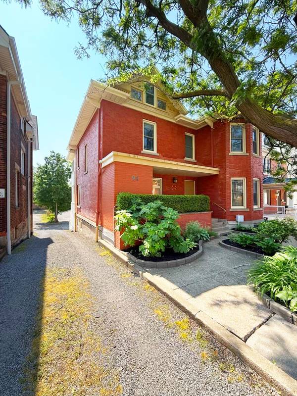 St. Catharines, ON L2R 3C8,94 Church ST
