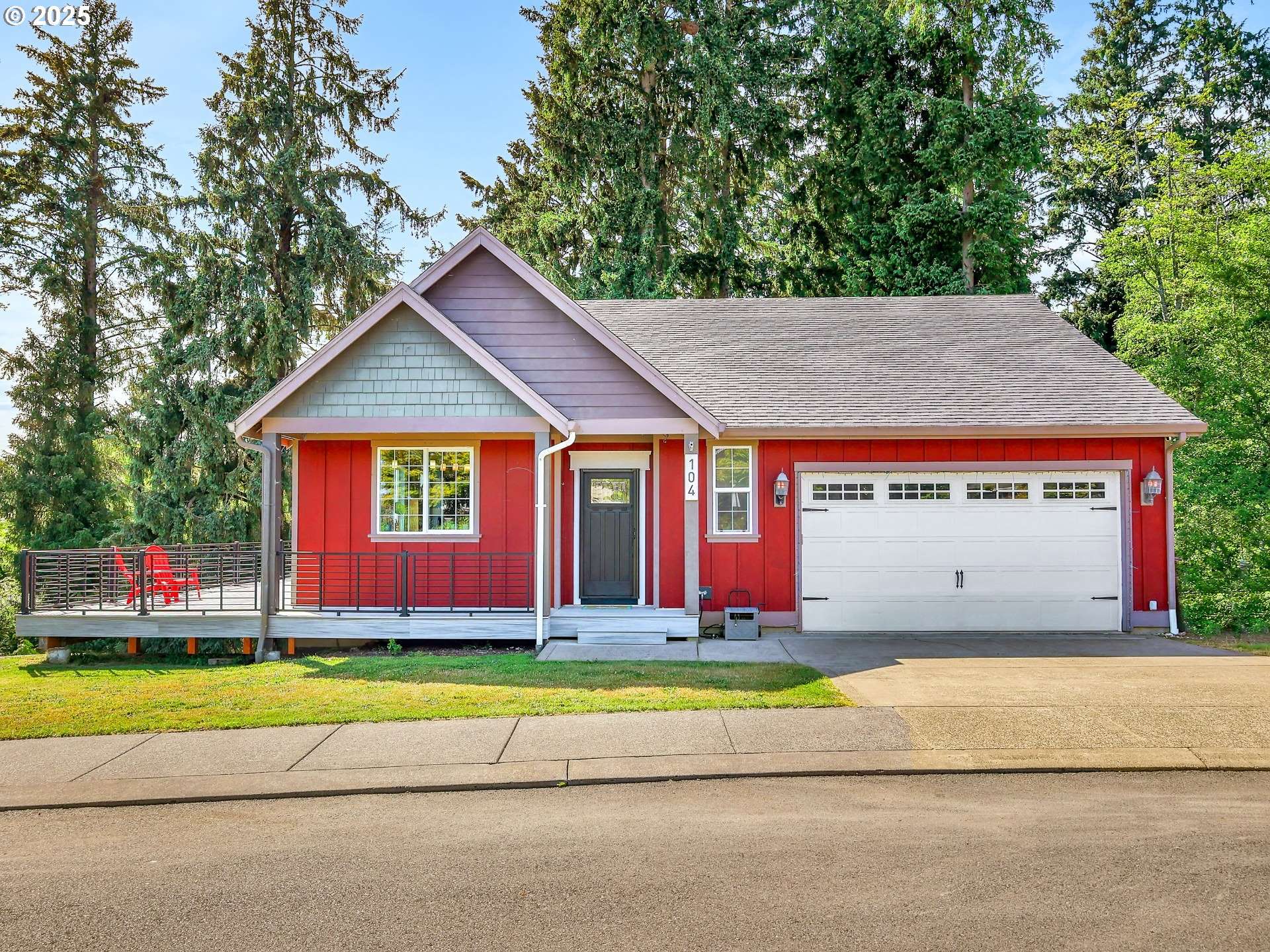 104 SOUTH PL, Astoria, OR 97103