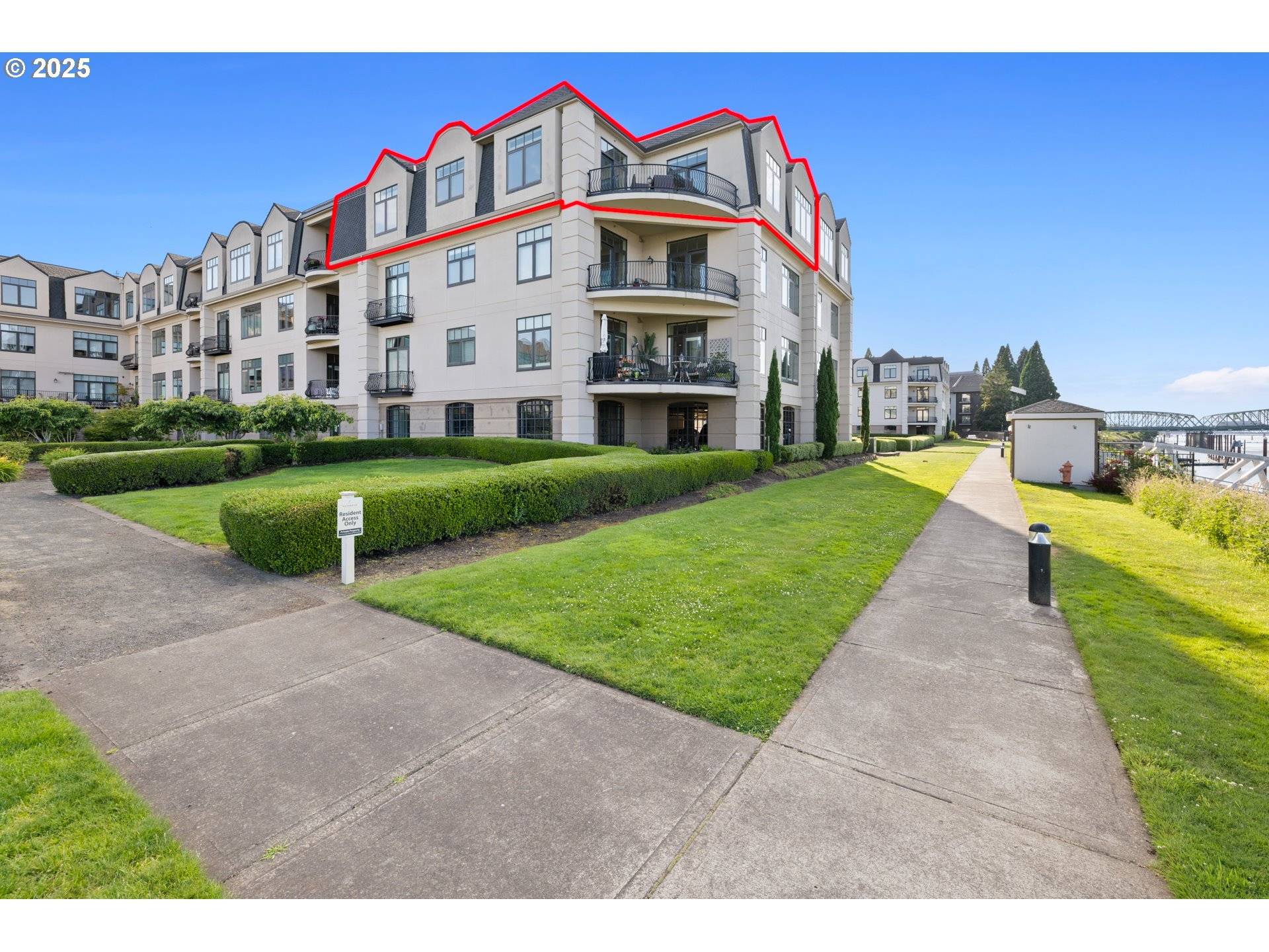 707 N HAYDEN ISLAND DR #415, Portland, OR 97217