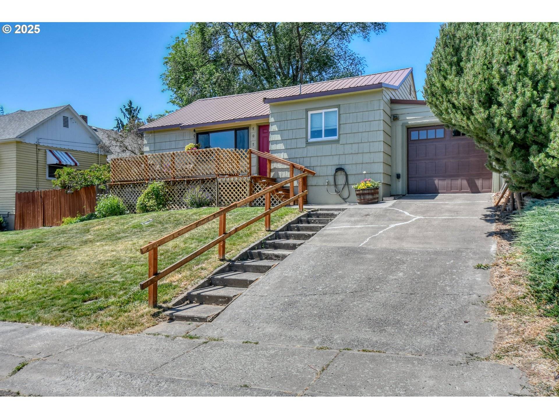 Pendleton, OR 97801,707 NW 11TH ST