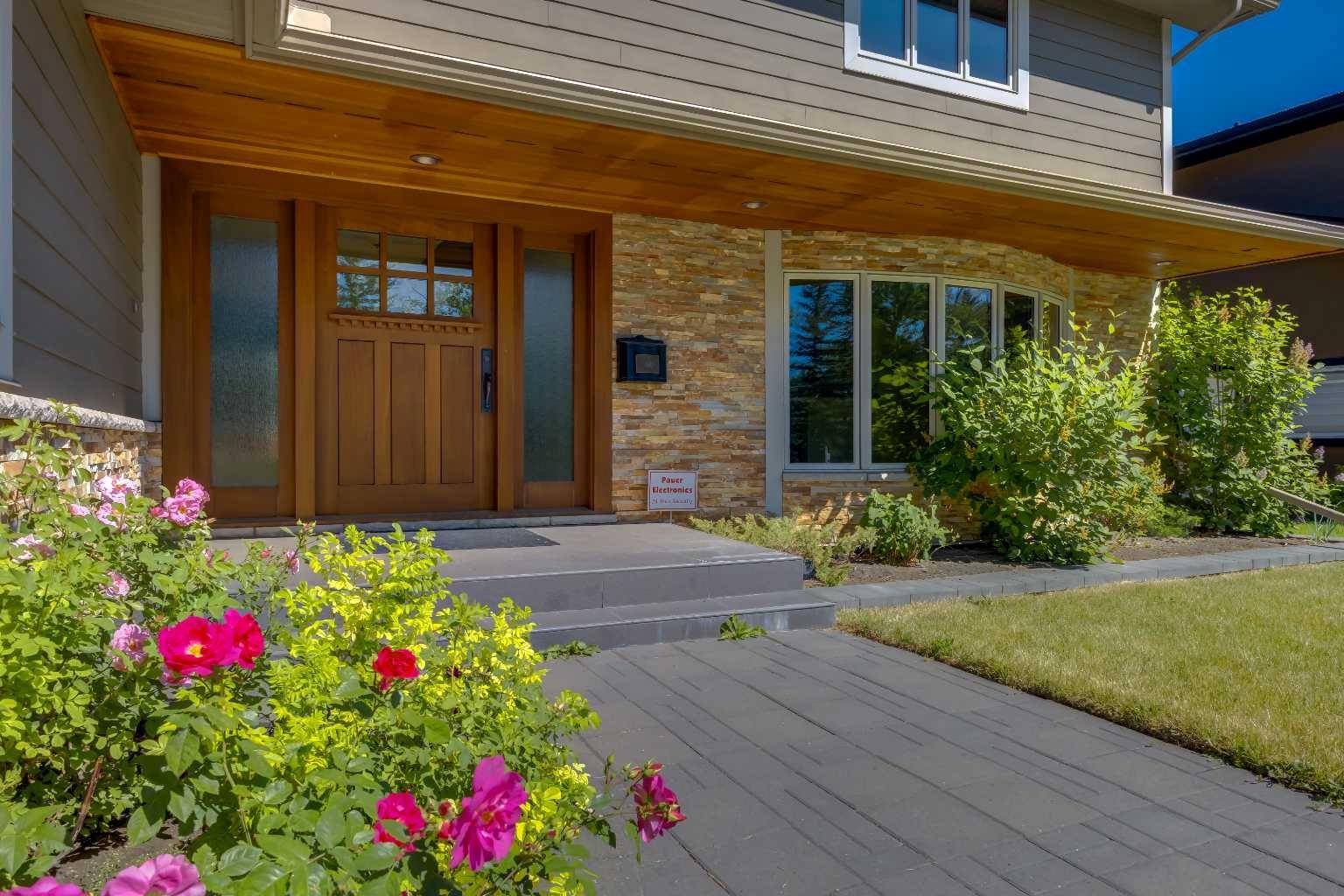 Calgary, AB T2J 1R8,10811 Willowglen PL SE