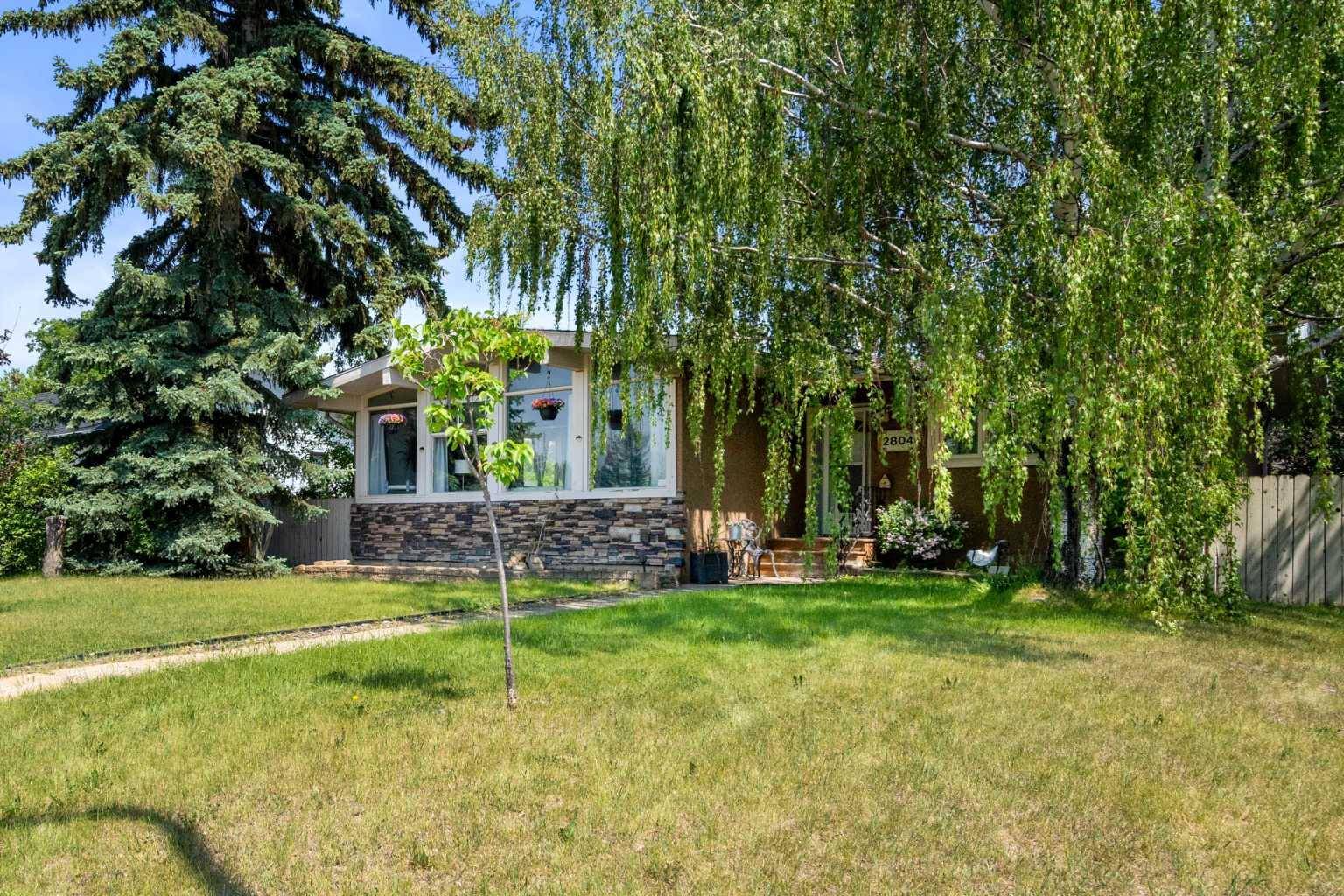 2804 45 ST Southwest, Calgary, AB T3E 3T4