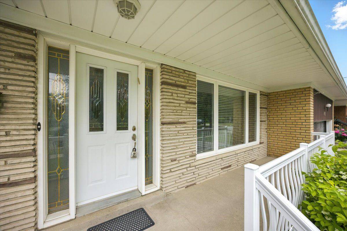 Toronto C07, ON M2R 2L7,40 Marathon CRES
