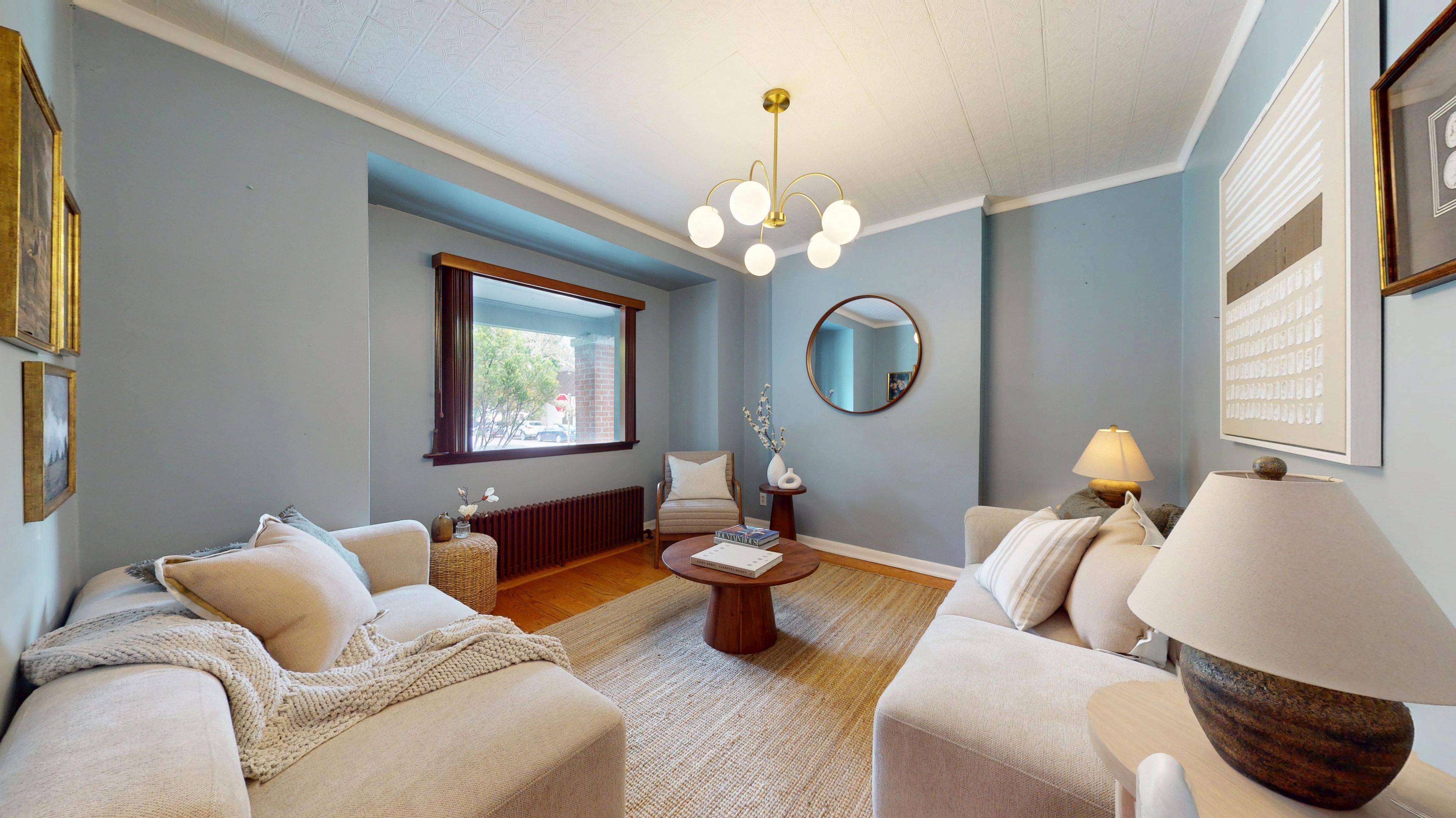 Toronto C04, ON M4N 1Y3,81 Bowood AVE