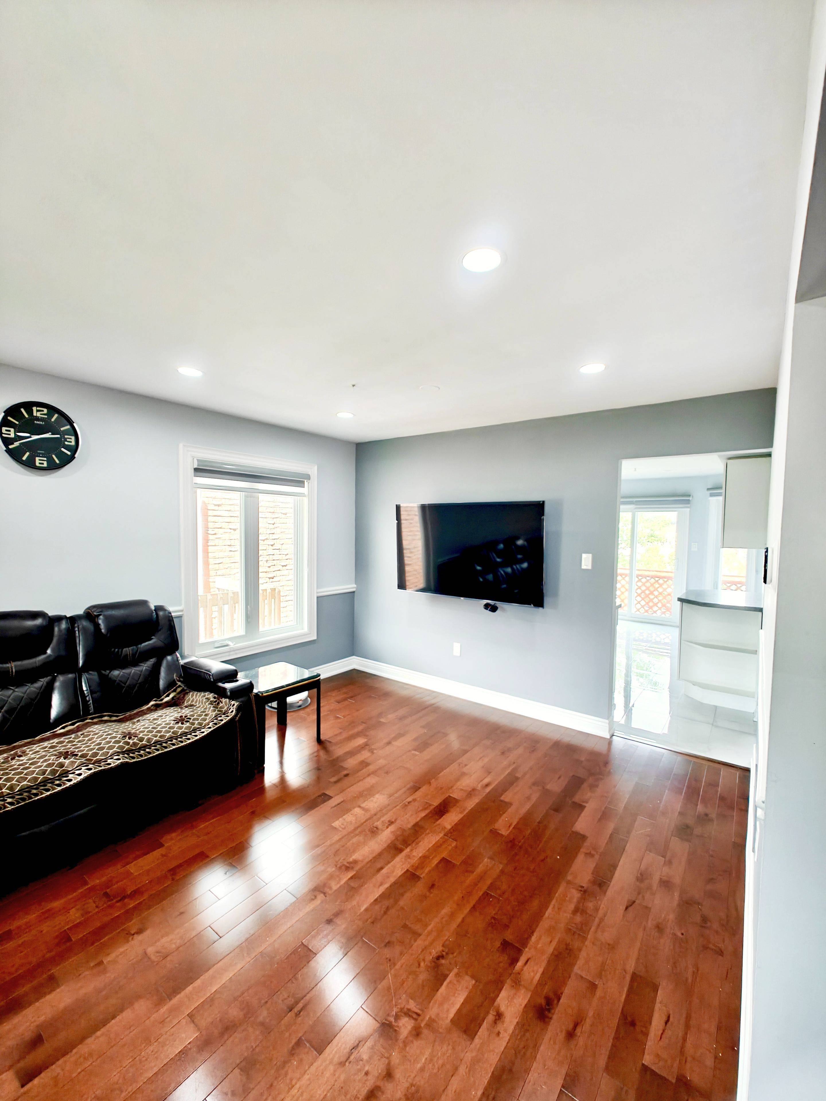 Pickering, ON L1X 2M1,1512 Major Oaks RD