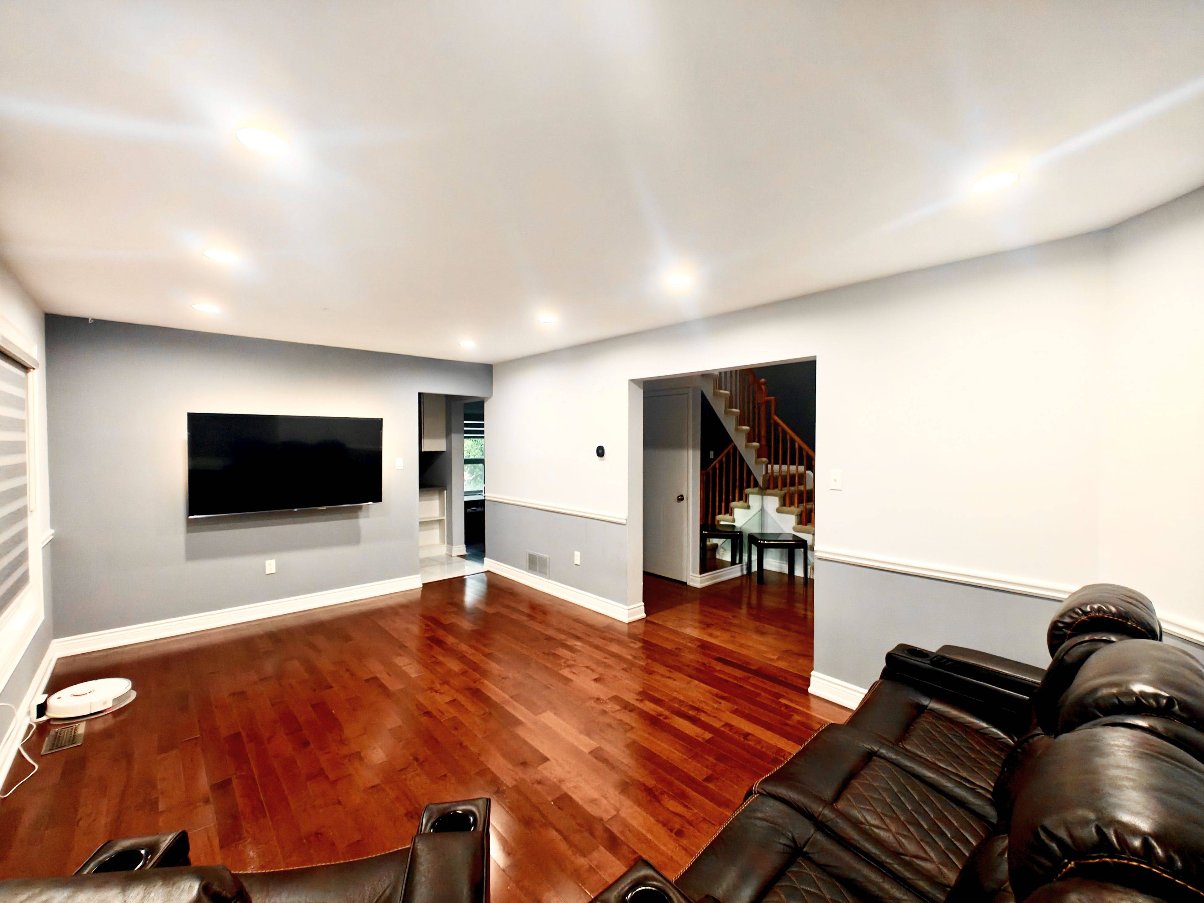Pickering, ON L1X 2M1,1512 Major Oaks RD
