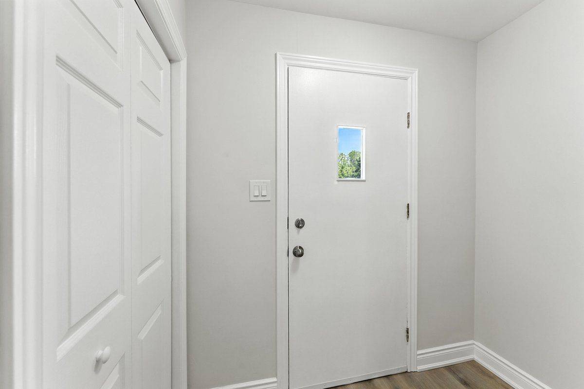 Oshawa, ON L1J 1L7,325 Banff AVE