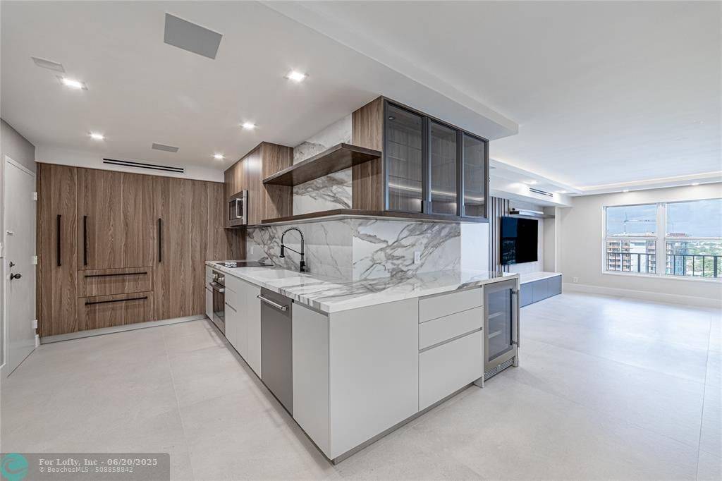 Pompano Beach, FL 33062,405 N OCEAN  #1115