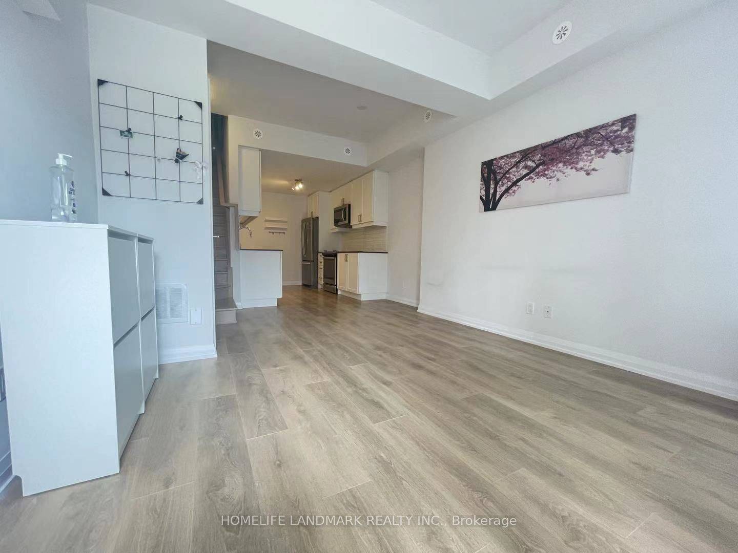 Vaughan, ON L4K 0K3,1060 Portage Pkwy E #Th 60