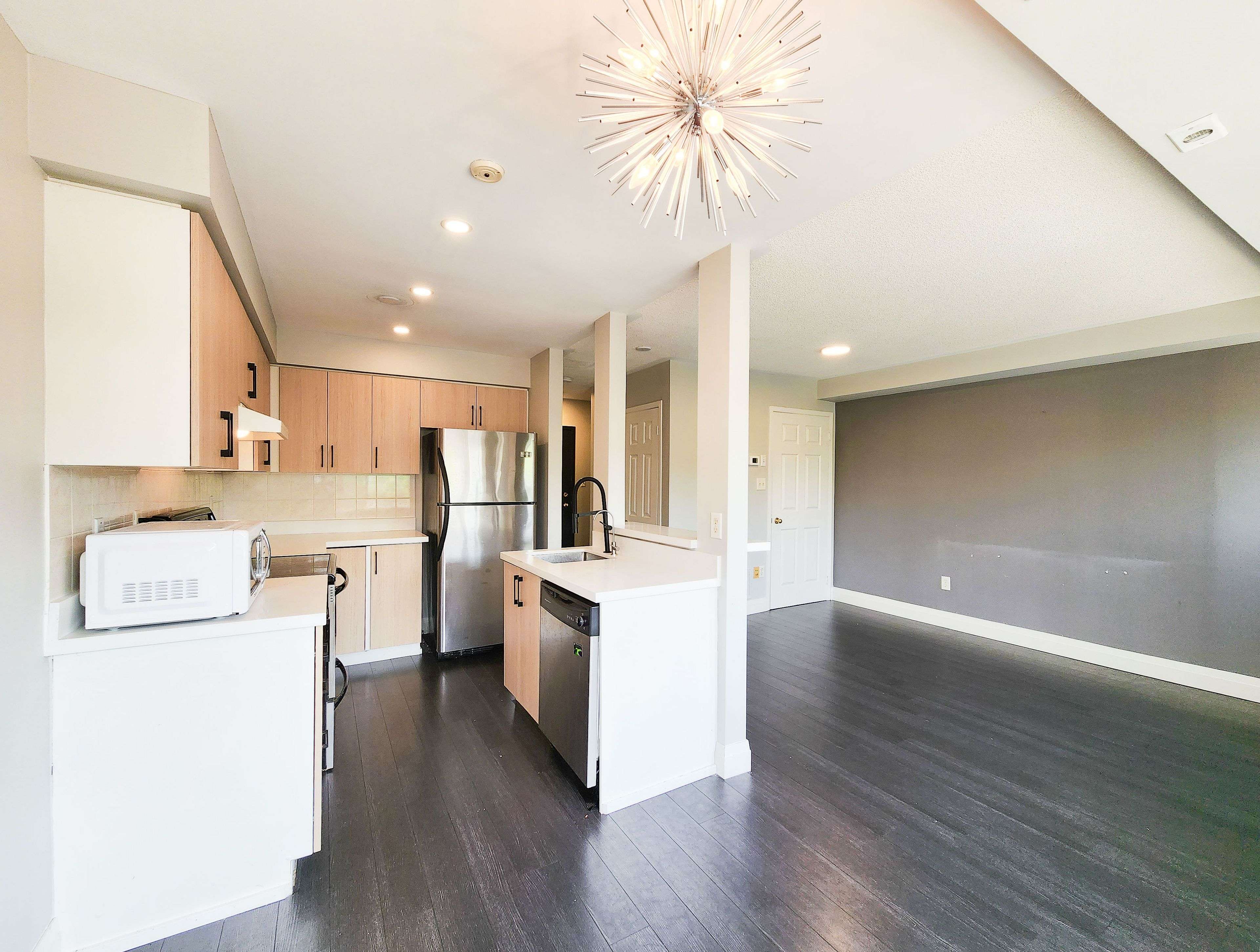 98 Cornell Park AVE #B206, Markham, ON L6B 1B6