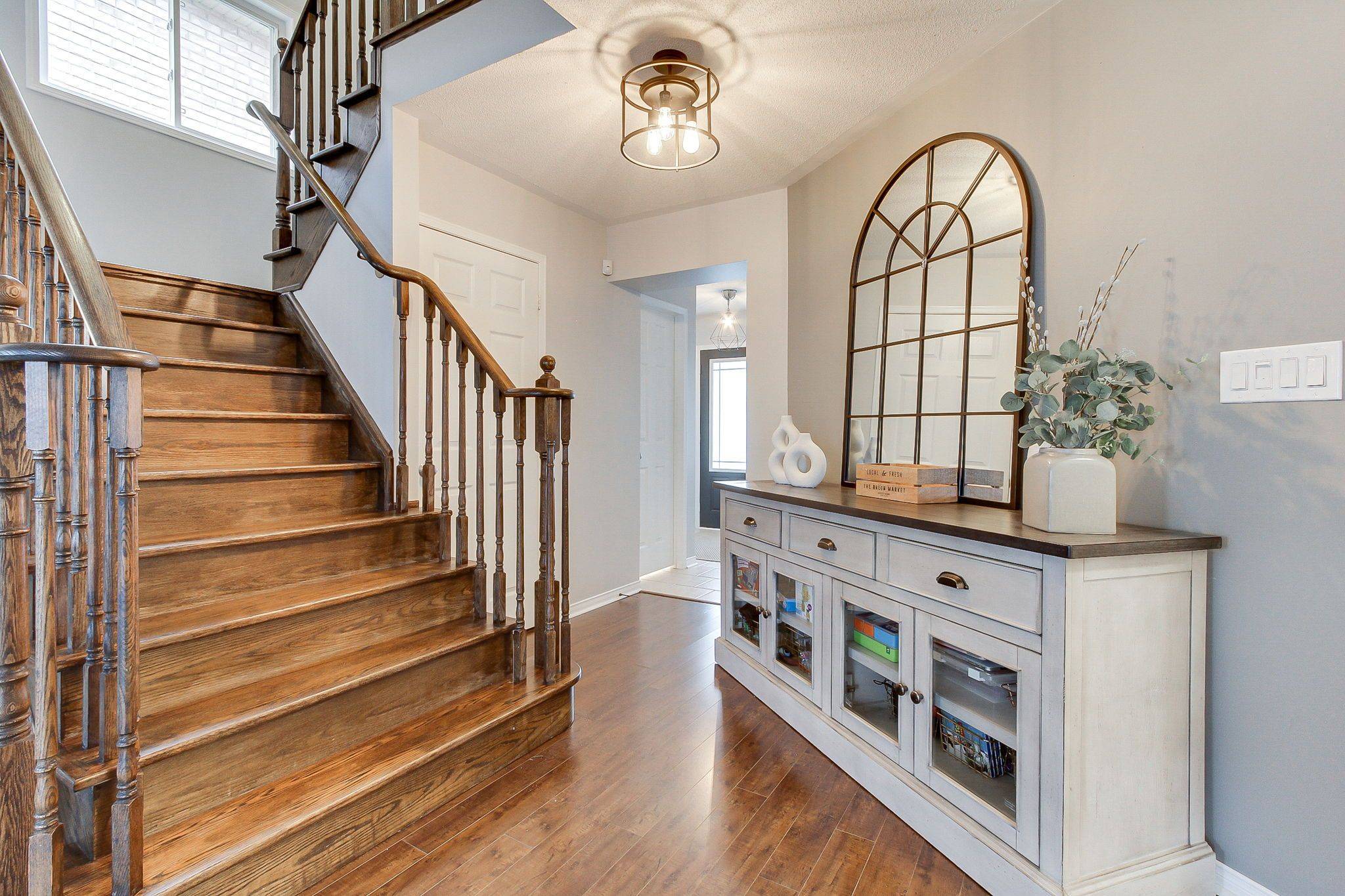 Bradford West Gwillimbury, ON L3Z 0C4,114 Faris ST
