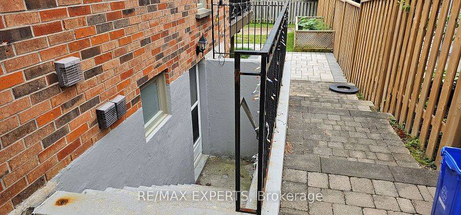 Richmond Hill, ON L4C 9G9,62 Topham CRES #Bsmt