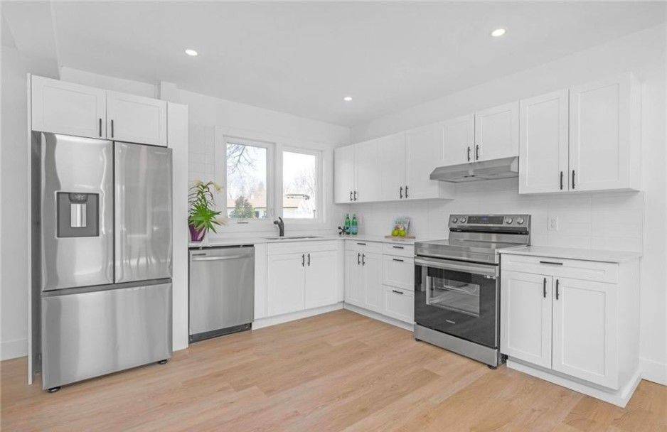 Burlington, ON L7T 3R4,1029 Shepherds DR #MAIN