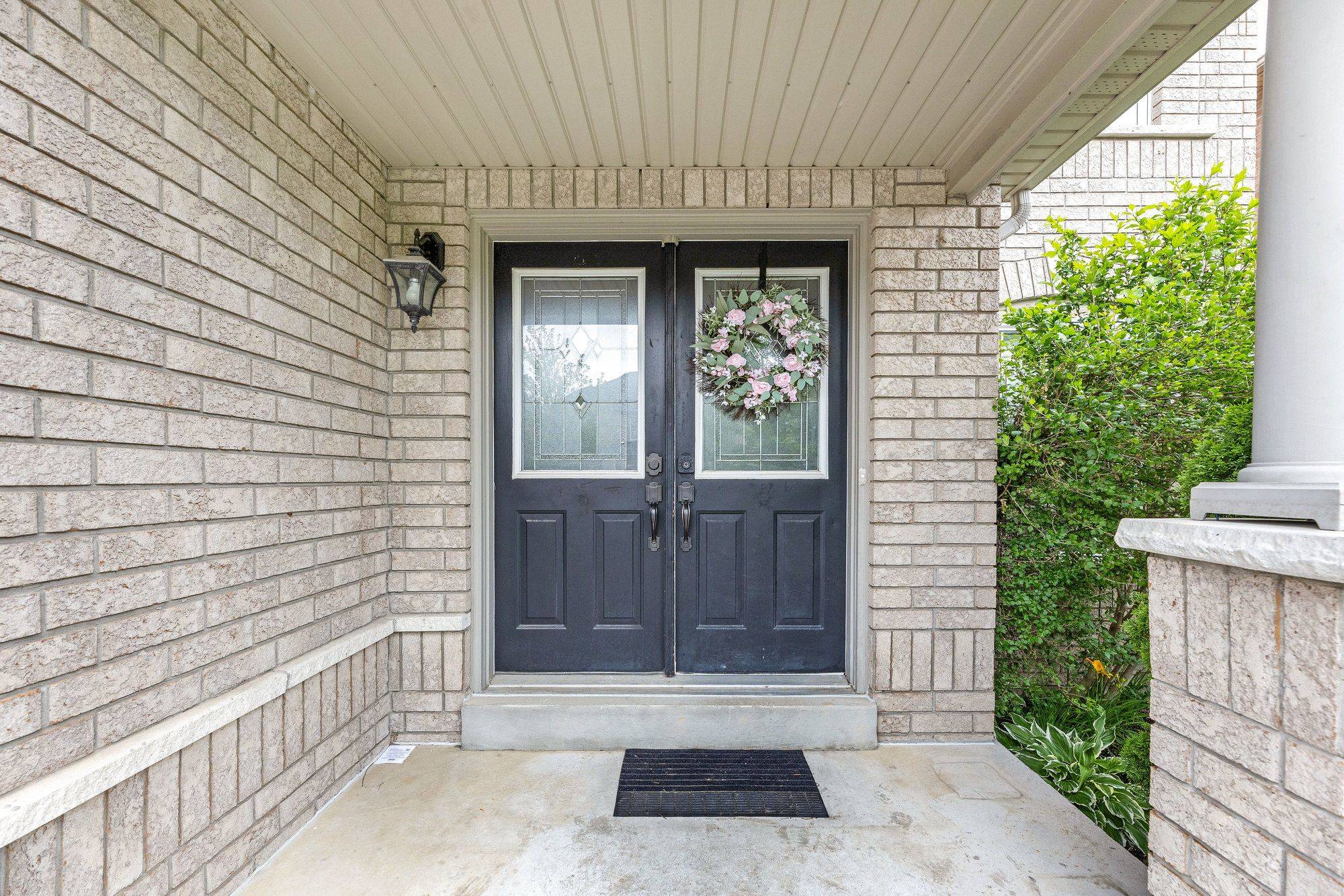 Milton, ON L9T 5P8,13 Robarts DR