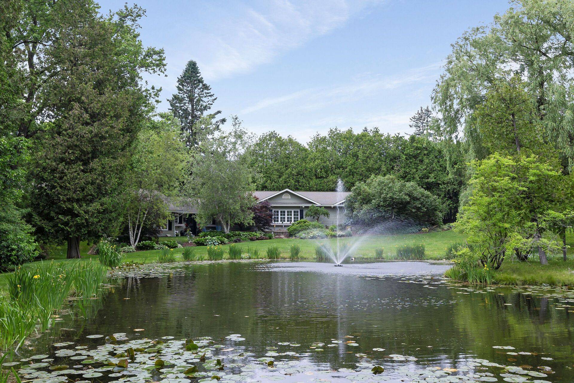 Caledon, ON L7K 1H6,2 Cedar DR