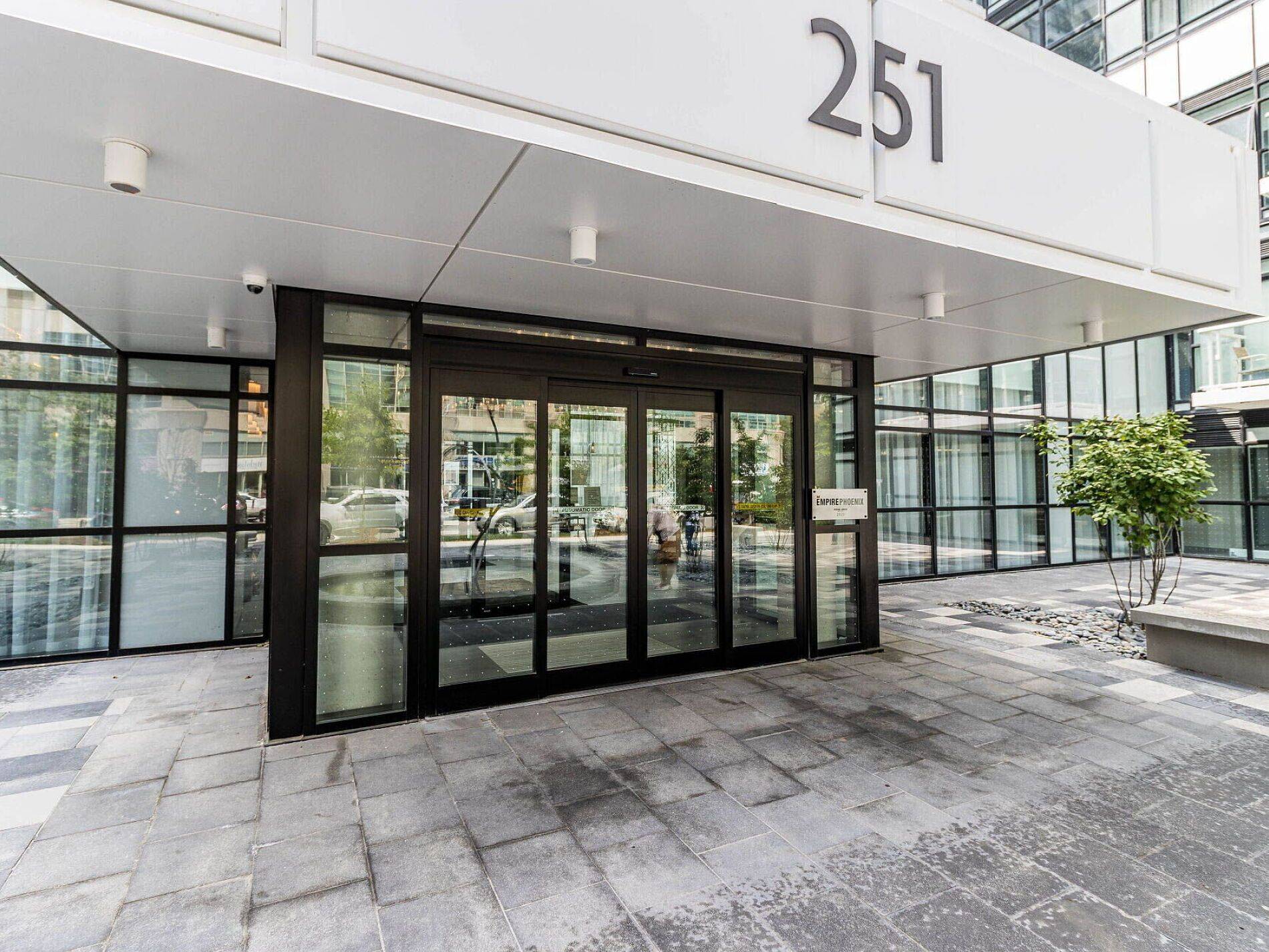 Toronto W06, ON M8Y 0C7,251 Manitoba ST #715