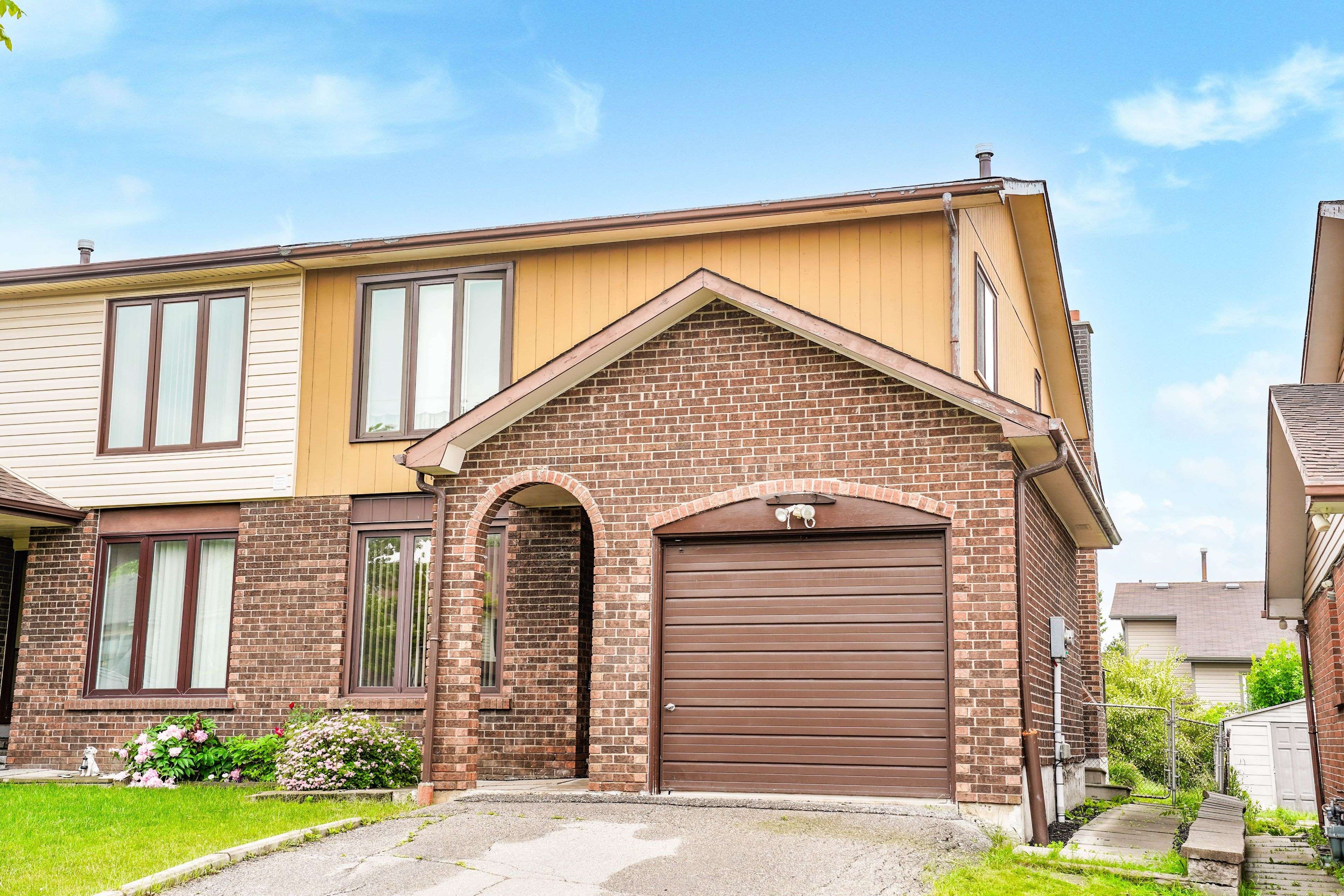 16 Crosswood LN, Brampton, ON L6V 3M2