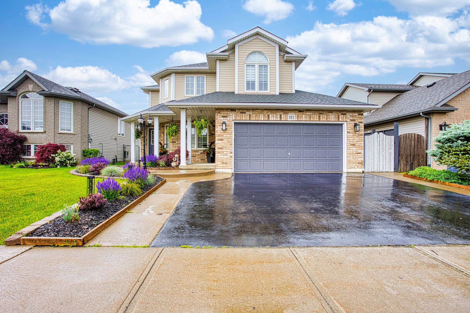 101 Golden Acres DR, West Lincoln, ON L0R 2A0