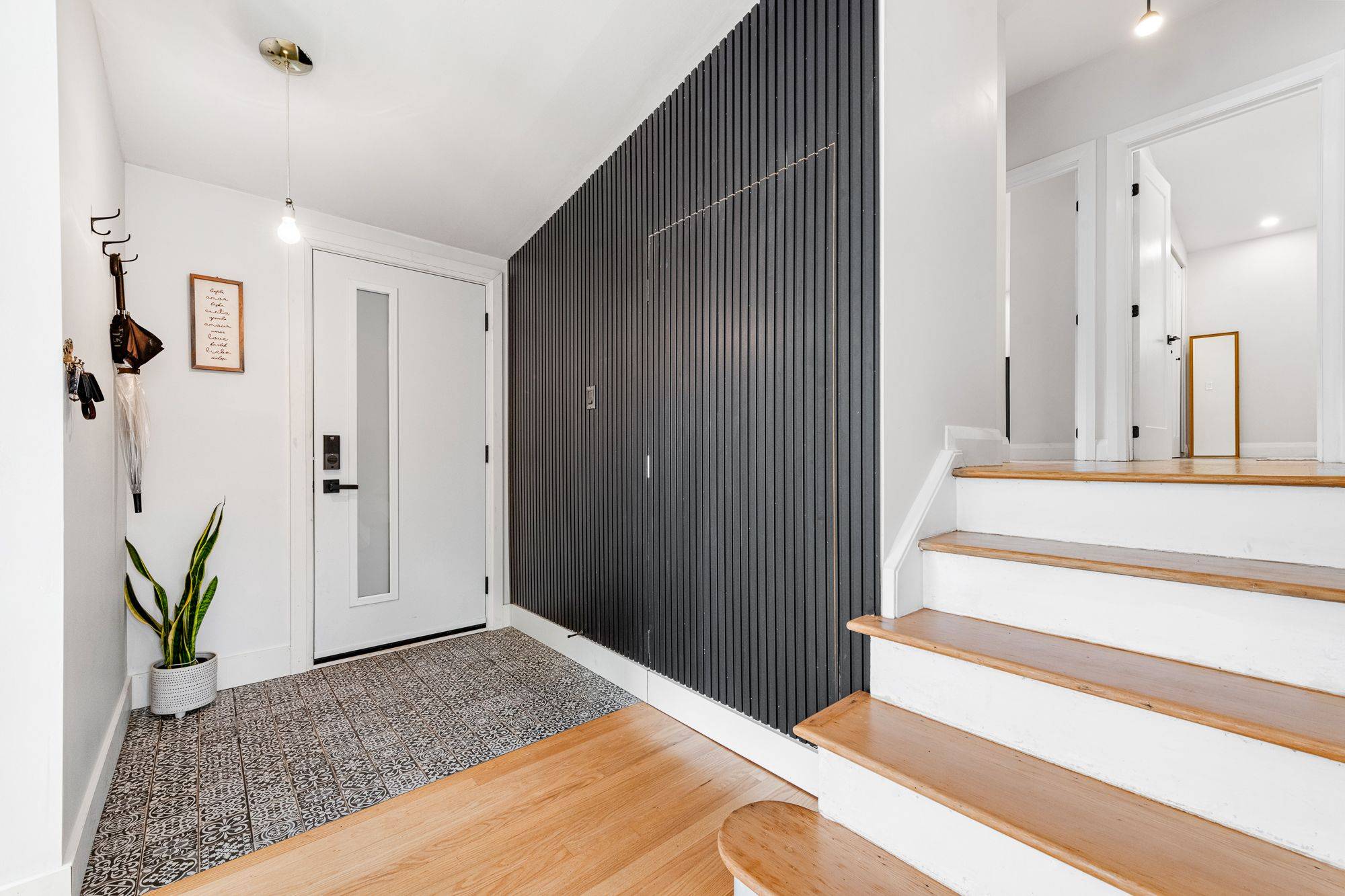 Alta Vista And Area, ON K1H 6R1,2061 Featherston DR