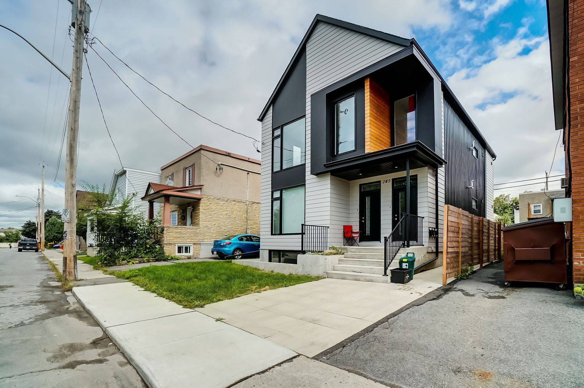 Vanier And Kingsview Park, ON K1L 7S5,245 Durocher ST