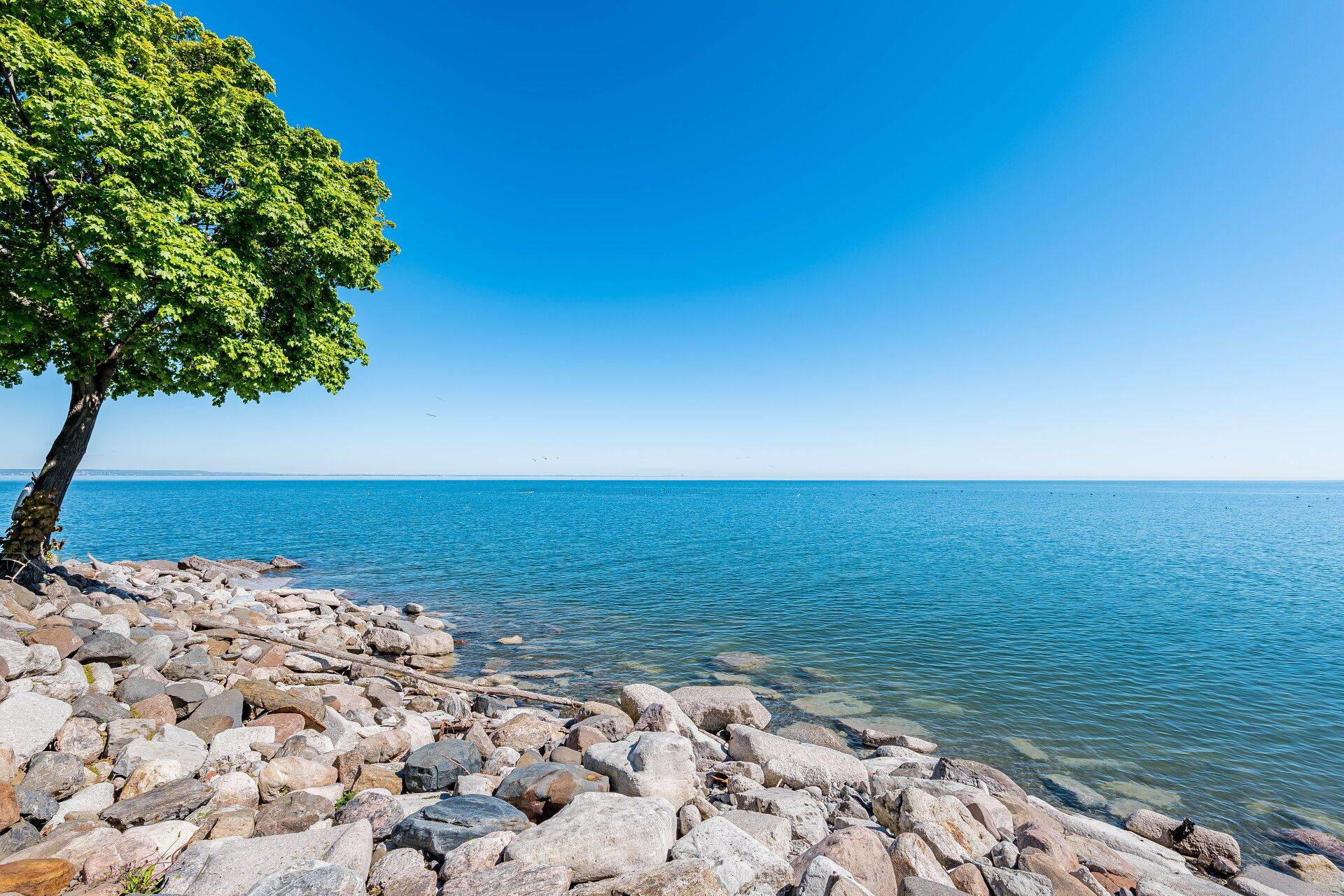 Hamilton, ON L8E 0G1,45 Seabreeze CRES #20
