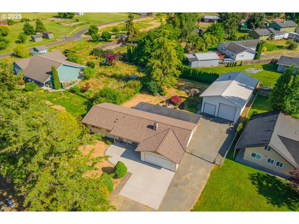 Castle Rock, WA 98611,421 WATERS RD