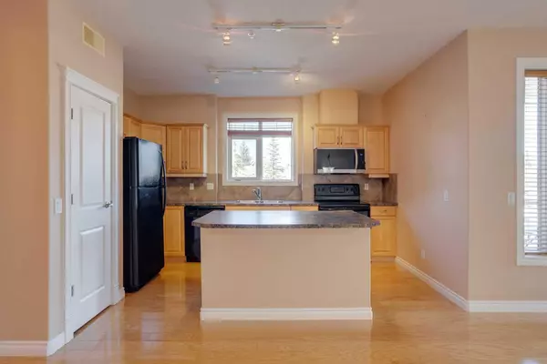 Calgary, AB T2V 4S6,2121 98 AVE SW #210