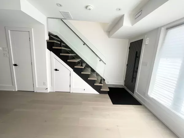 Toronto E03, ON M4J 4W5,171 Durant AVE #Unit 2