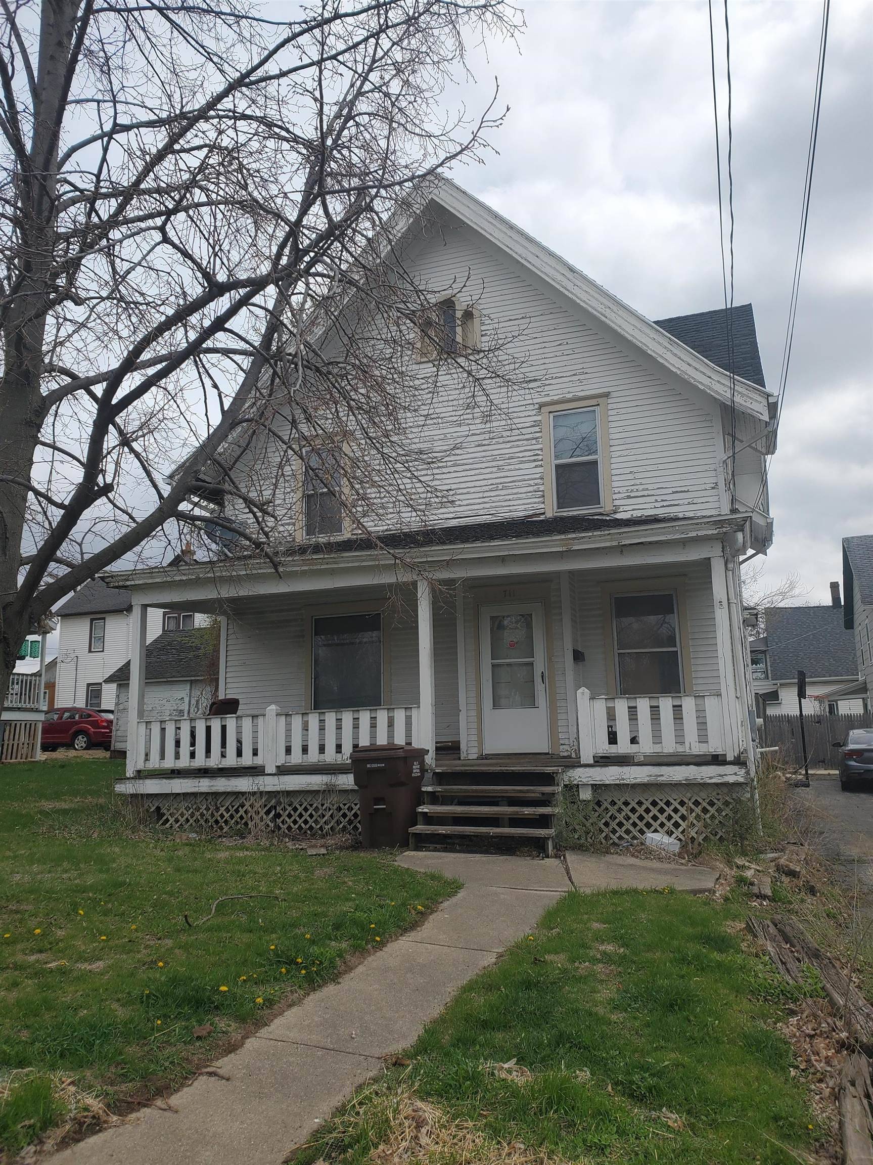 711 S west Avenue, Freeport, IL 61032