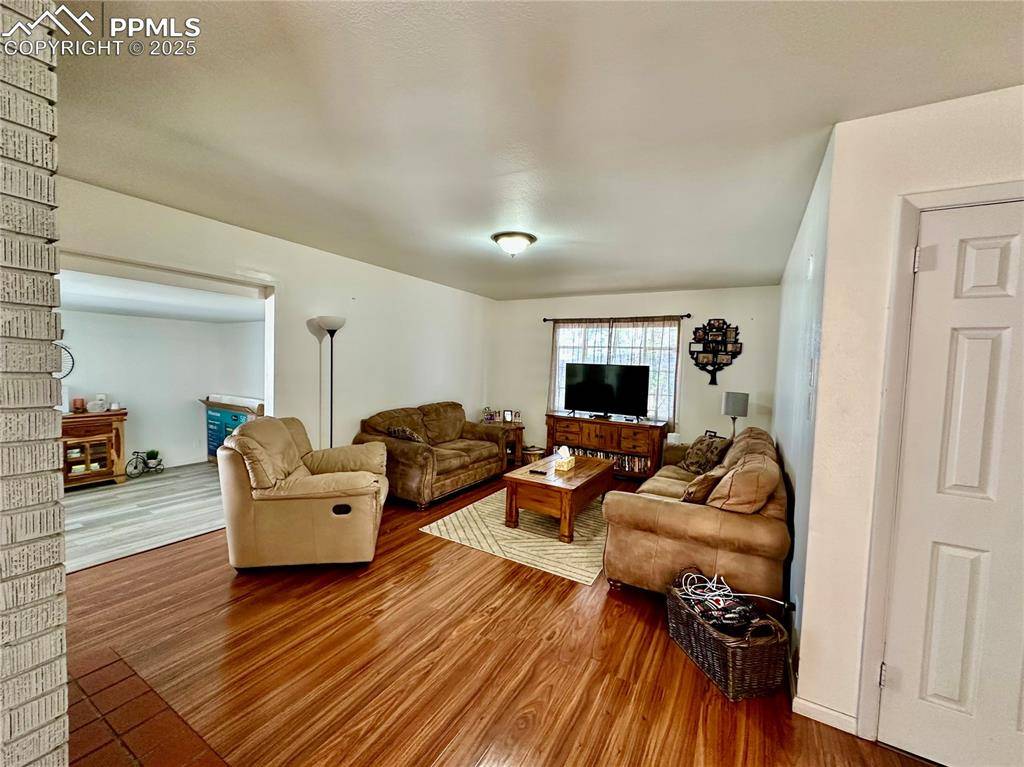 Pueblo, CO 81001,1701 Jerry Murphy RD