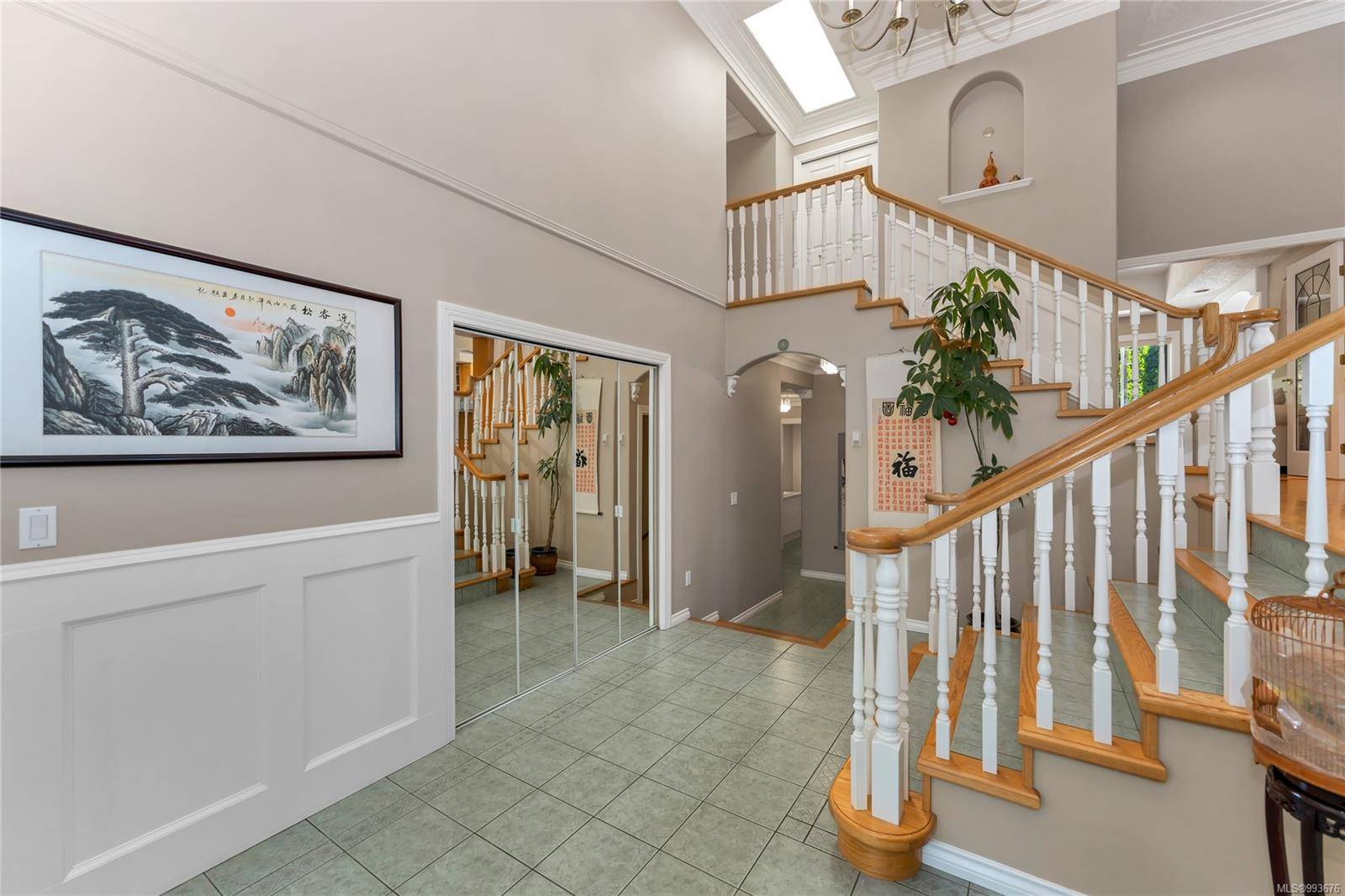 Saanich, BC V8Y 3G5,948 Boulderwood Rise