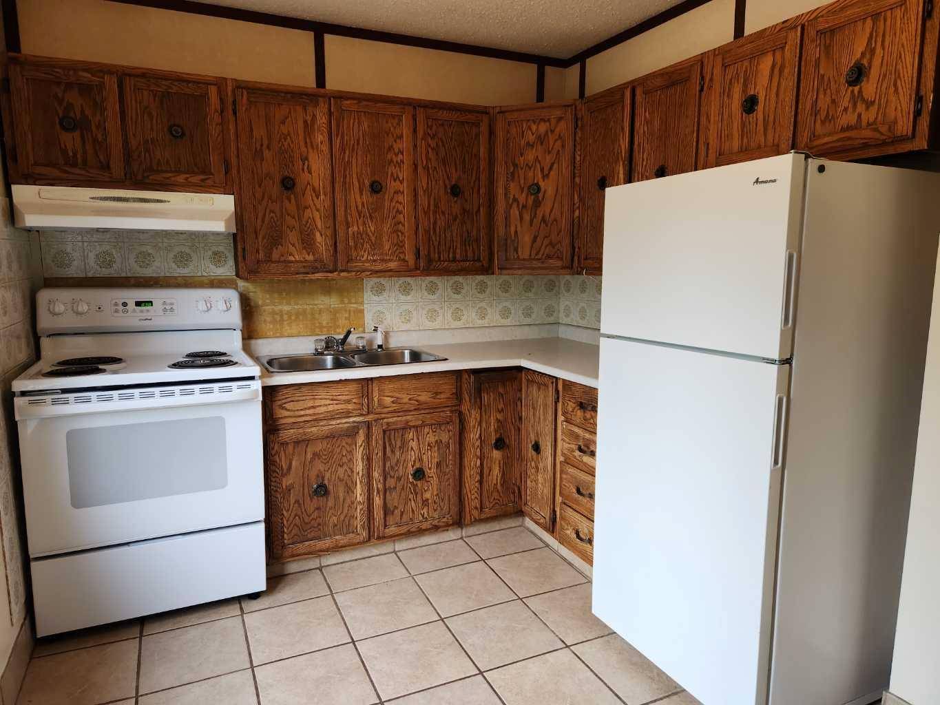 Lloydminster, AB T9V 0B9,5406 45 ST