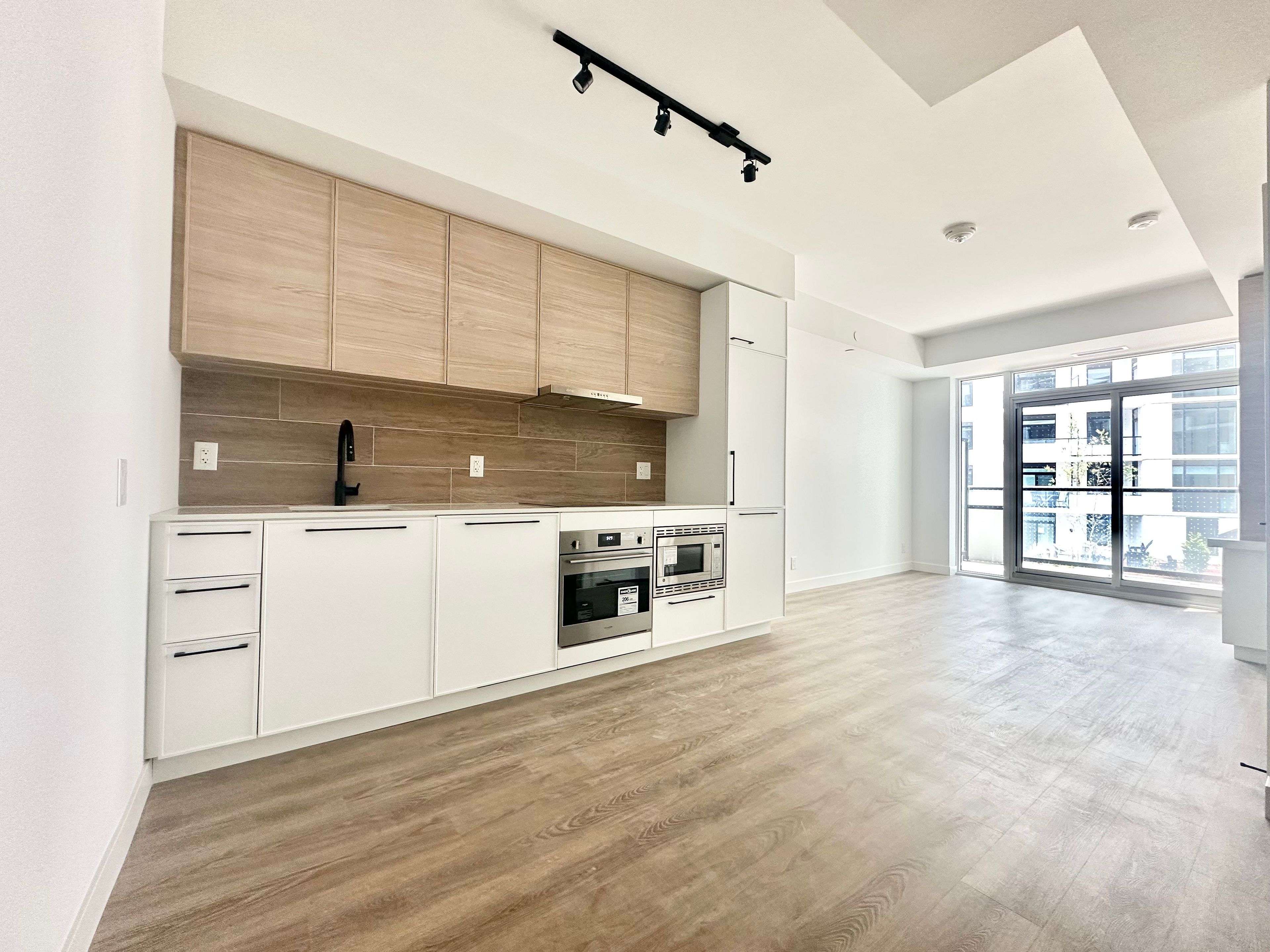 Toronto E02, ON M4L 0B7,1050 Eastern AVE #436