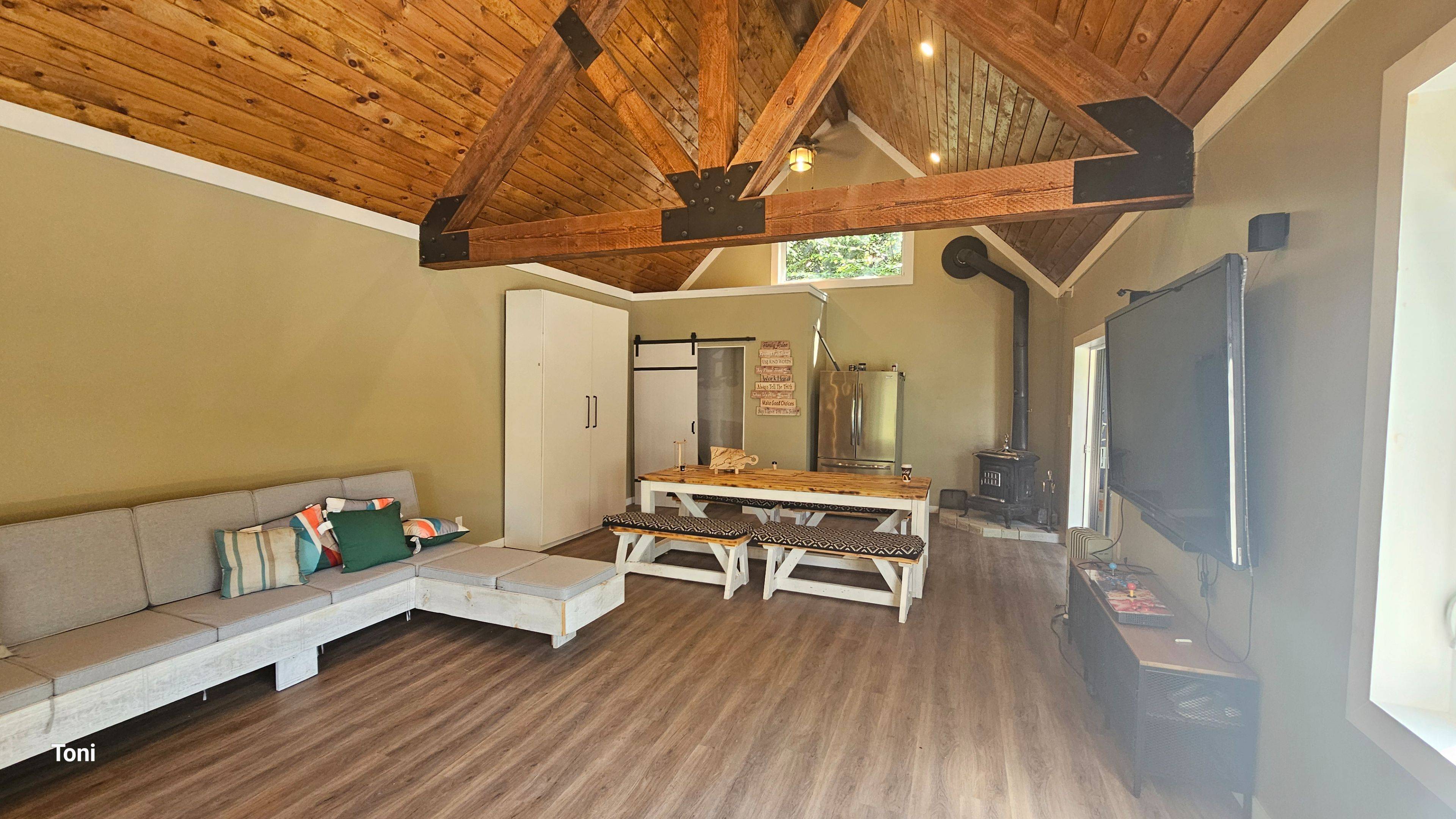 57 Linda RD, Georgina, ON L0C 1L0
