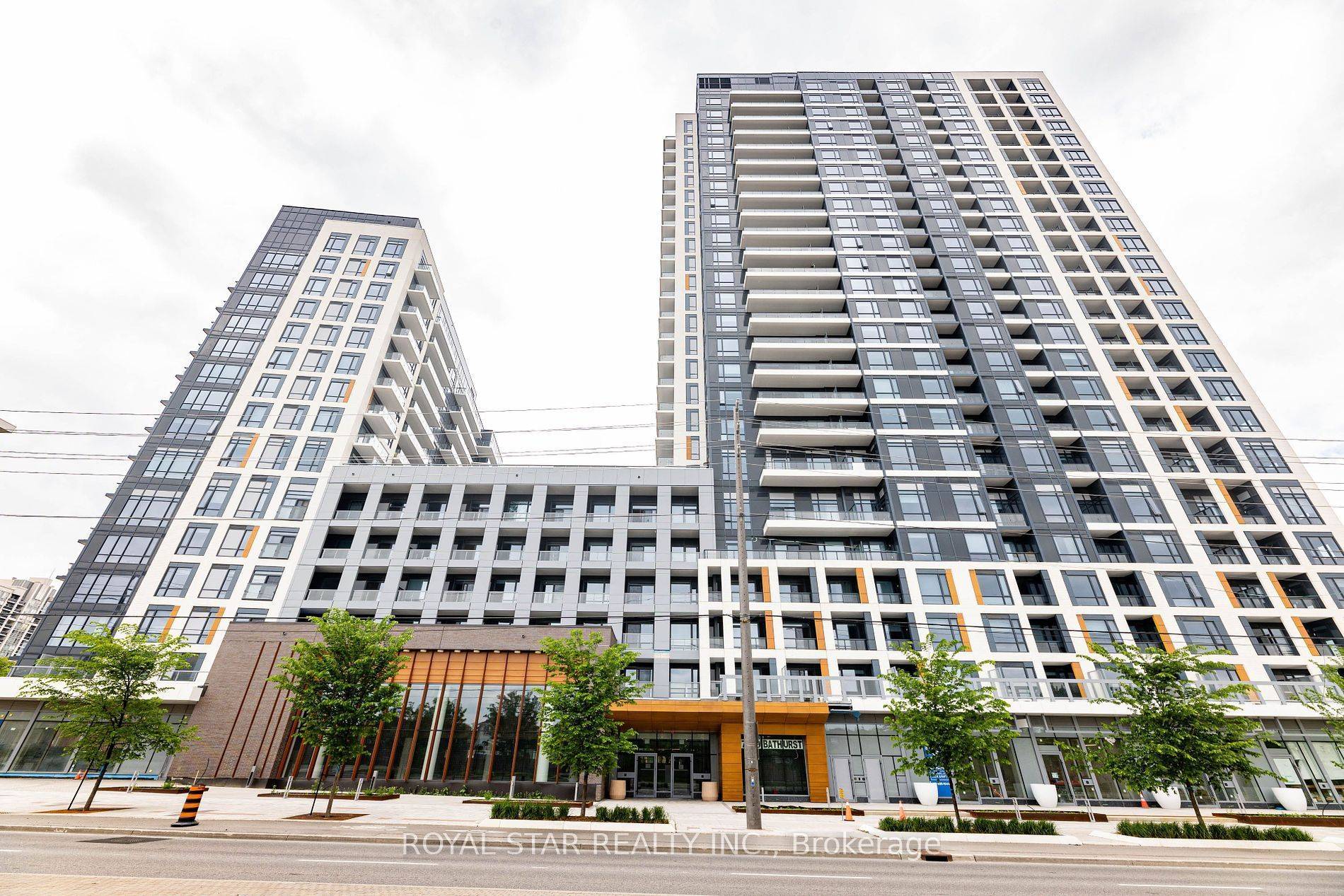 7950 Bathurst ST #1207, Vaughan, ON L4J 0L4