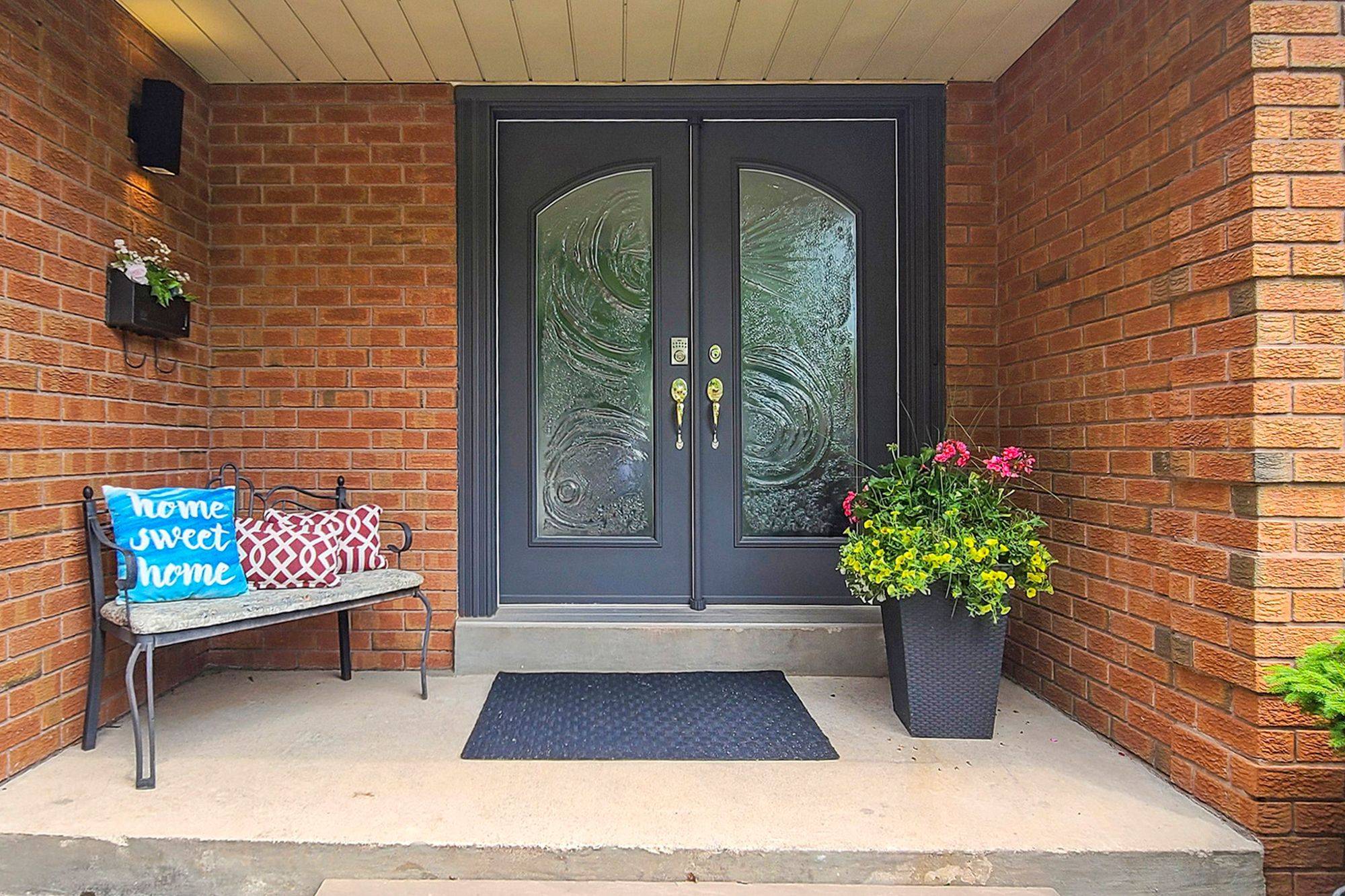 Oakville, ON L6M 1W6,1385 Greendale TER