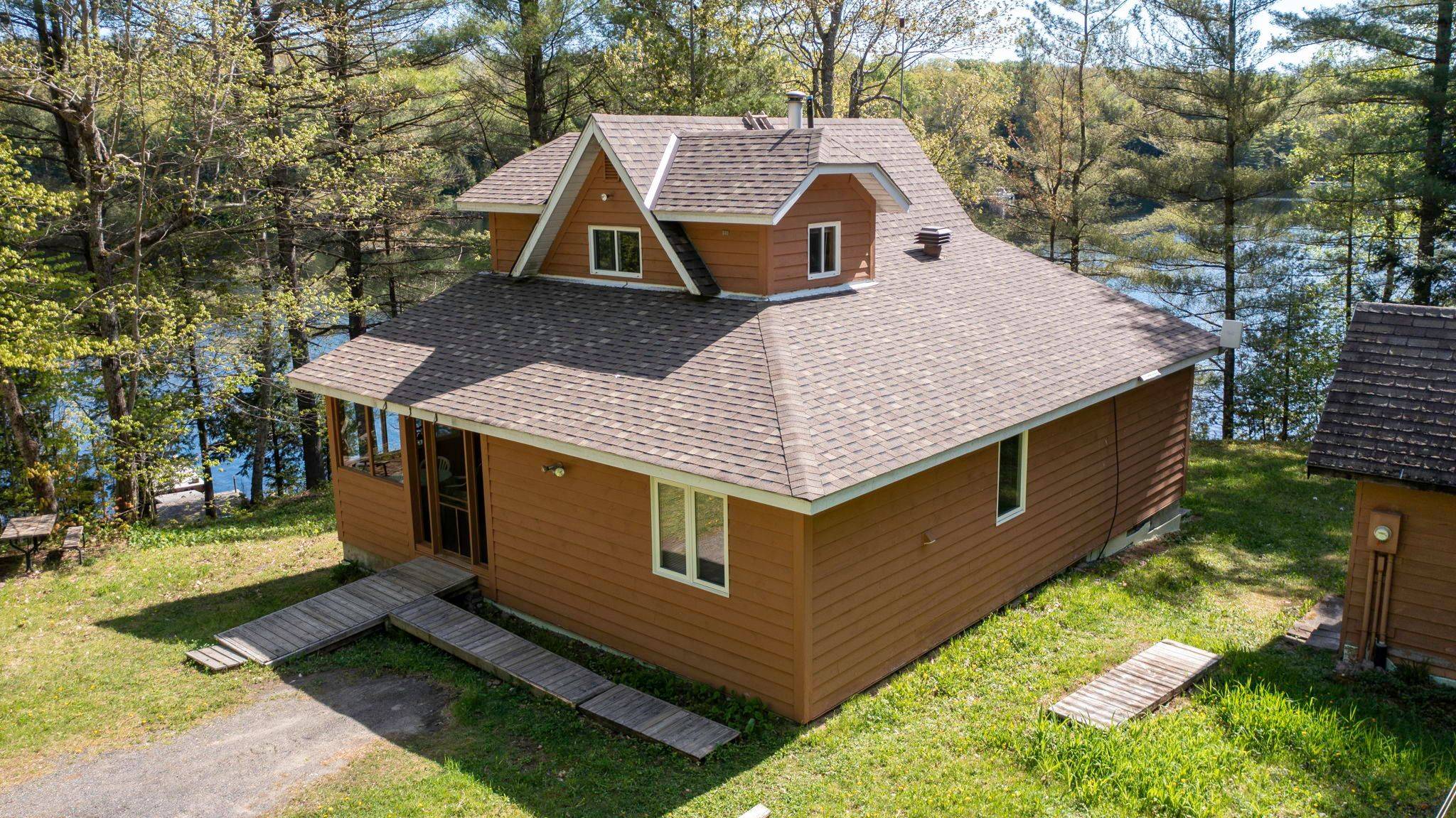 14 Burnegie LN, Seguin, ON P2A 2W8