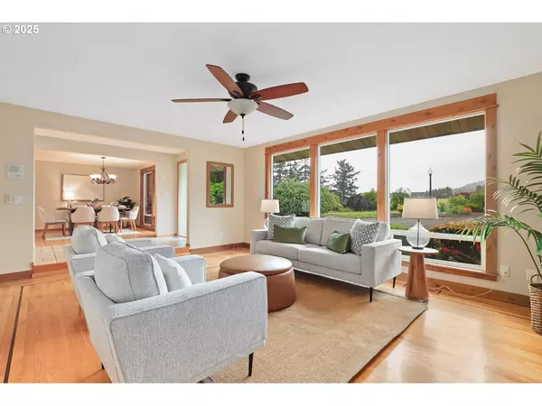 Newberg, OR 97132,31600 NE SCHAAD VIEW DR