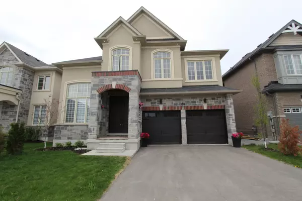61 Strathgreen LN, Georgina, ON L4P 0J3